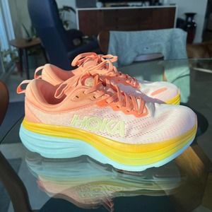 Hoka Bondi 8 Size 7 (Shell Coral / Peach Parfait)